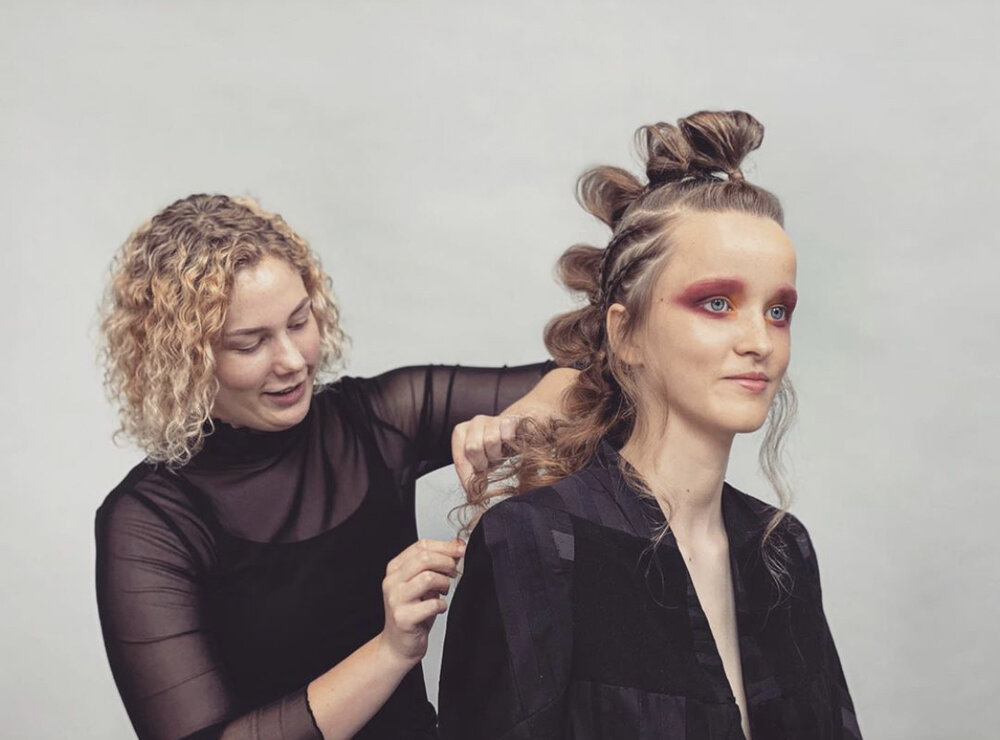 Gwendy, student JDO Academy, backstage editorial work