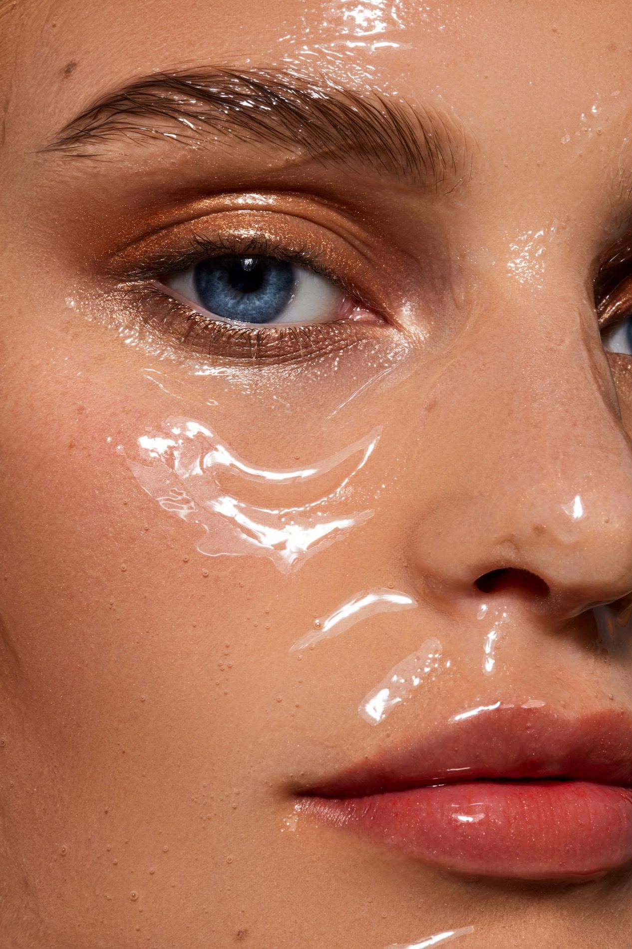 Beauty macro, koperkleurige shimmer-oogmake-up