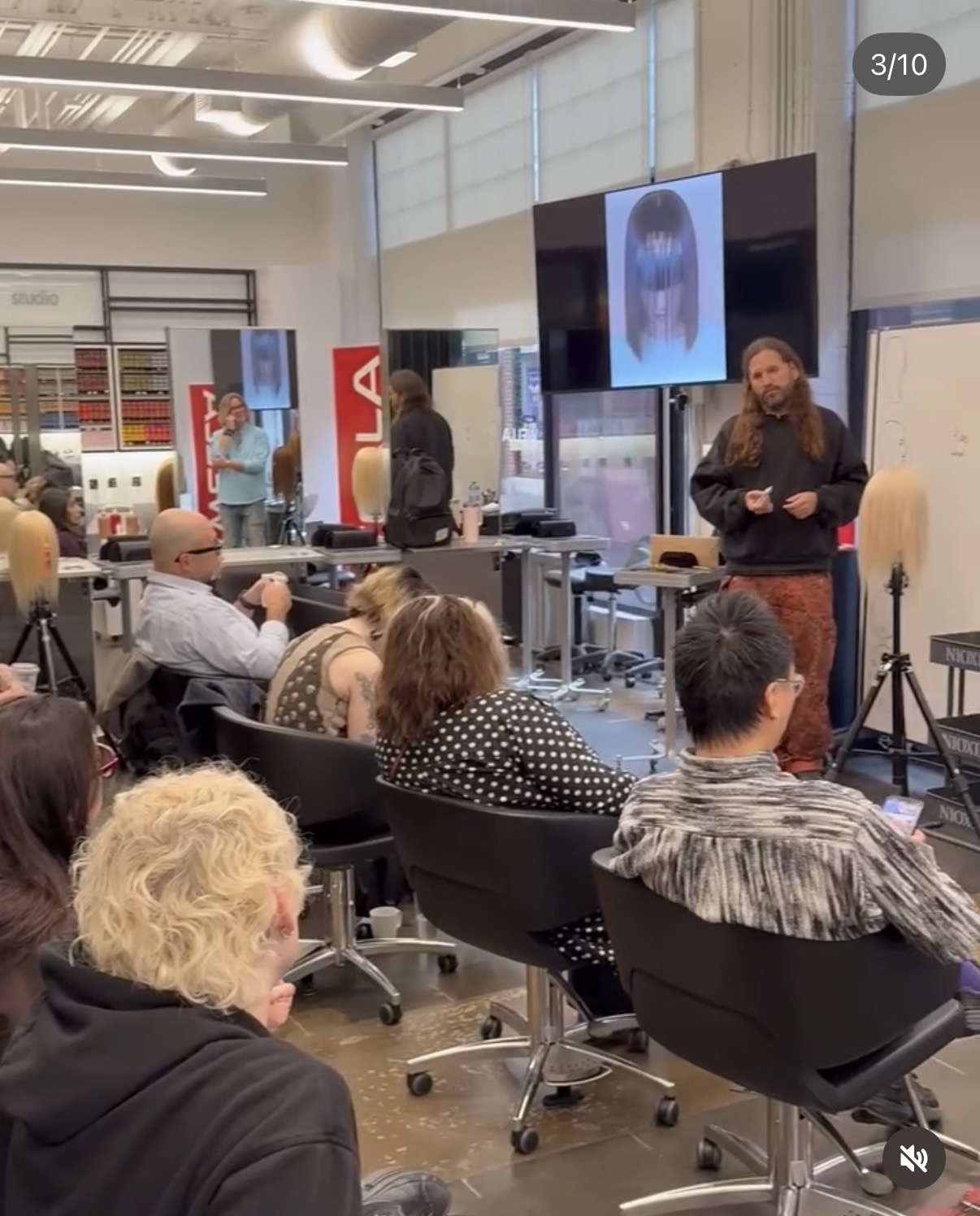 Jorge X geeft les tijdens een masterclass